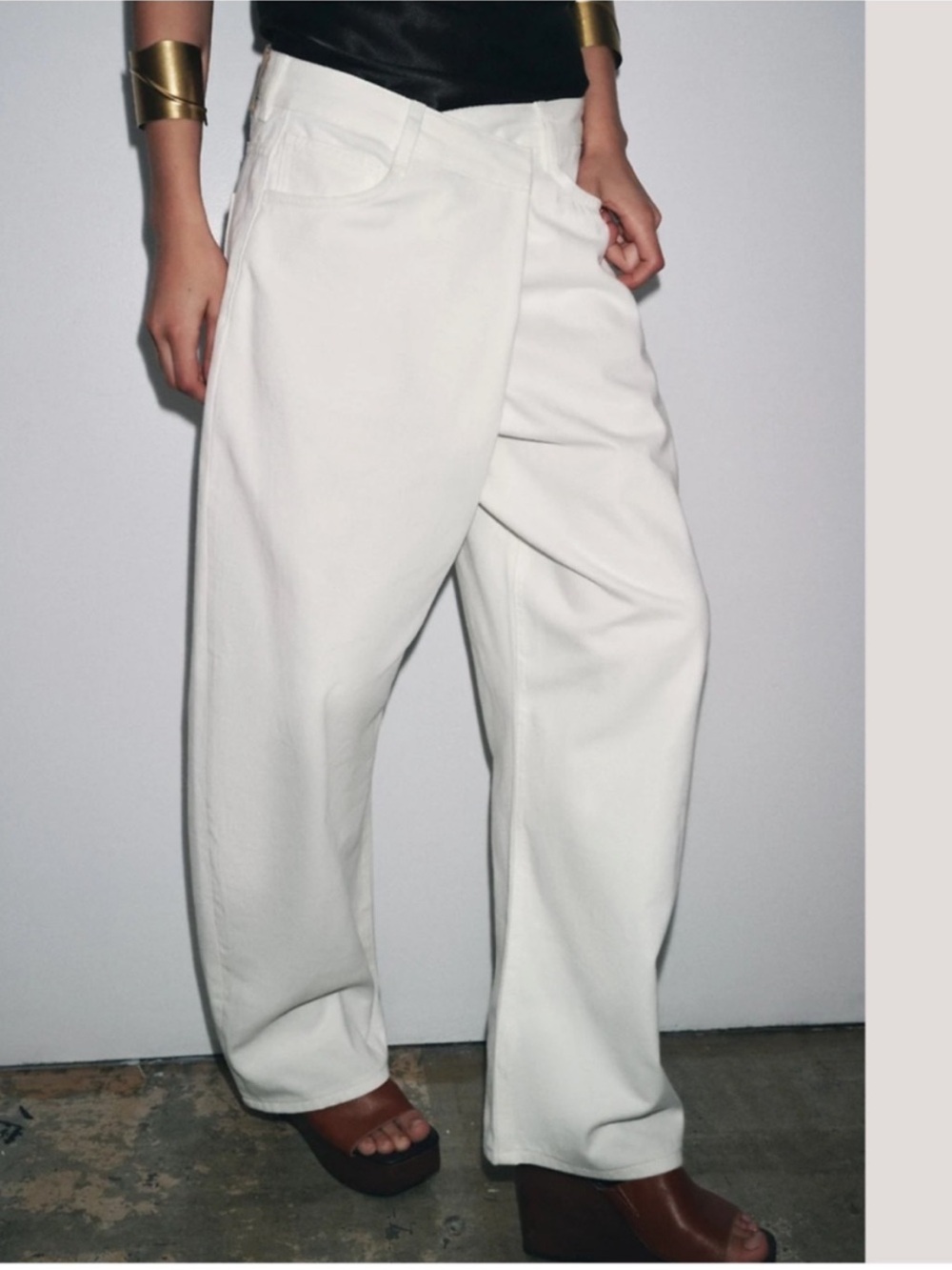 Zara Asymmetric Cross-over closure, Wide leg pants/jeans